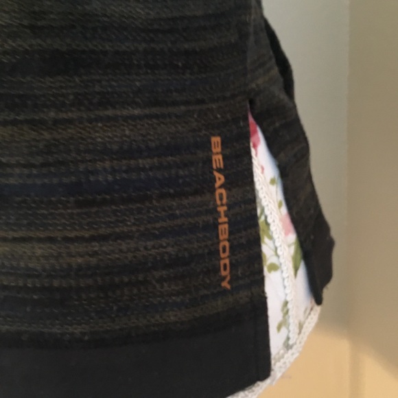 Shakeology short sleeve hoodie - Picture 5 of 5